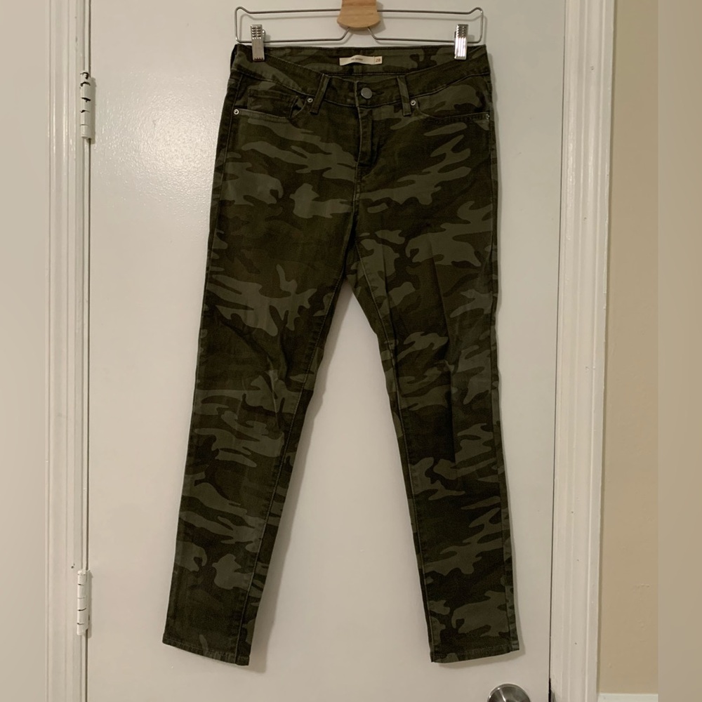 Levi’s 711 Skinny Camo print size 28